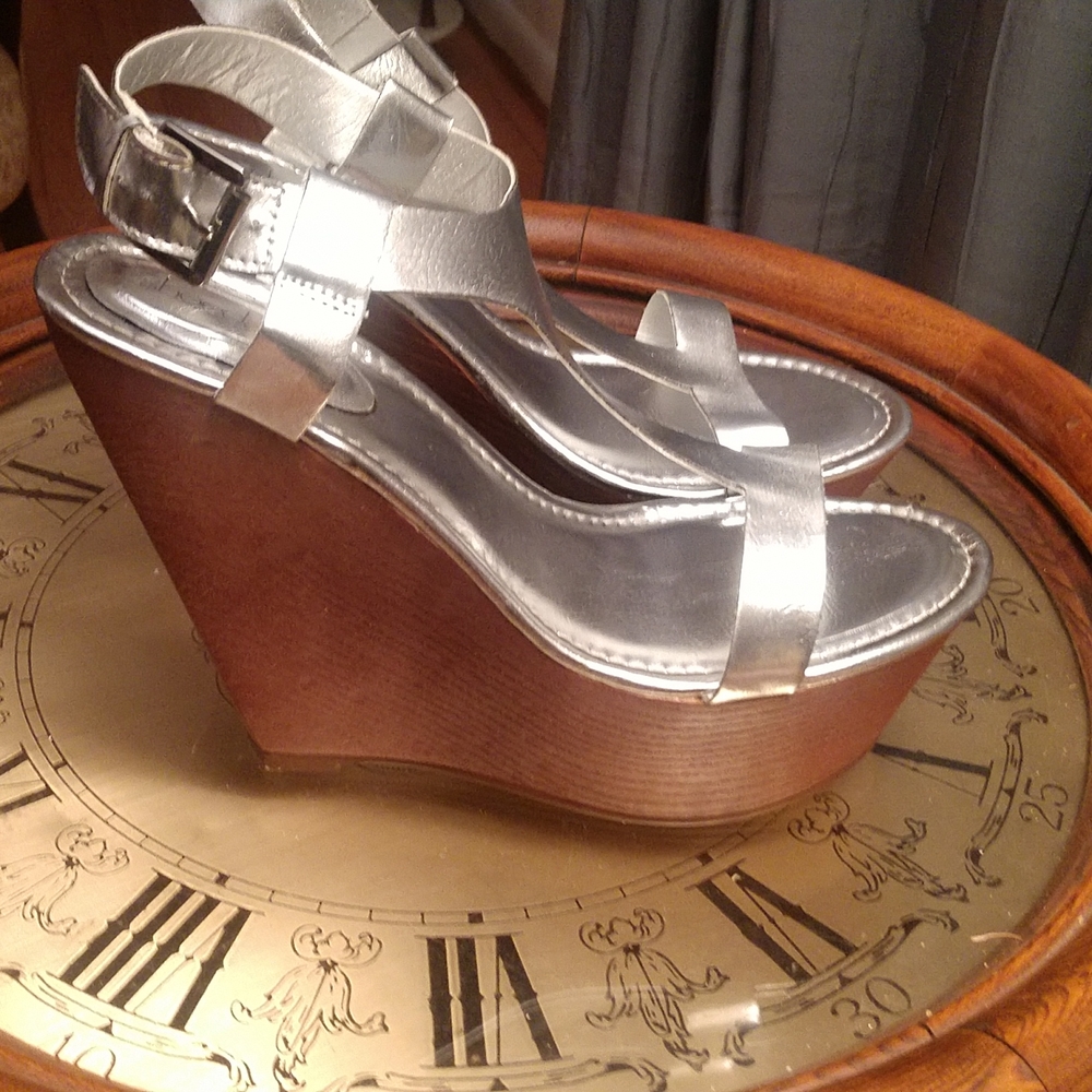 ShoeDazzle shoes